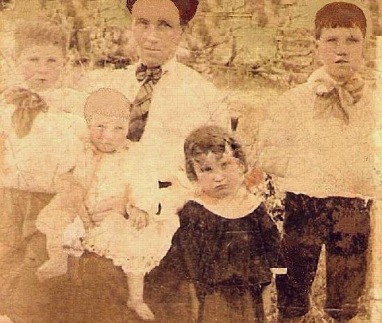 Amanda Hopper Hunter Family, circa 1910