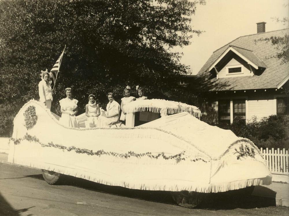 From left to right, Edith Pat Hurley, Joy Bond, Lillous Parnell, Sarah Meek, Jane Hurley and Joan Ederington on 1936 Arkansas Centannial Float in Bradley County, Arkansas