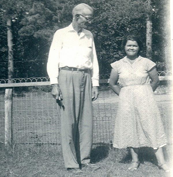 Tipton Paul Wear and His Wife Viola Beatrice 'Bea' Boyd Wea