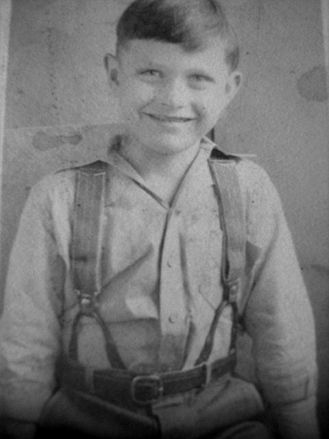 Unknown boy, the only name on it looks to be Willie or Willis. Found in the photos of Juanita Swann. Possibly one of the Johnsons, some of whom lived in Bradley Co. and some in Calhoun Co. - Can you help identify this Boy?