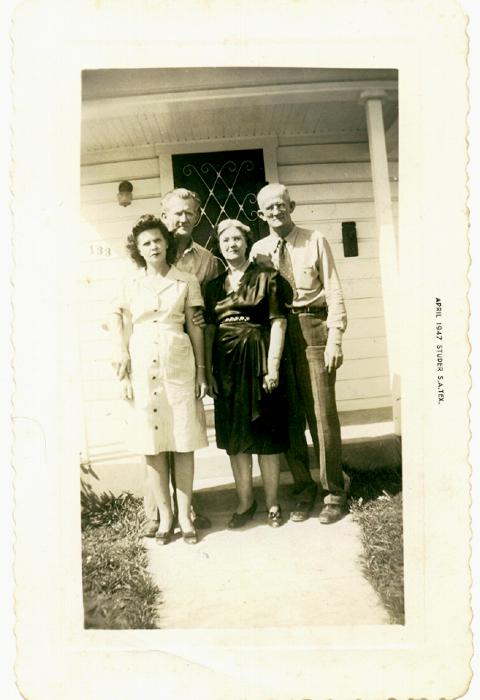 Hoyle, Estelle, Wiley and Edna Wear