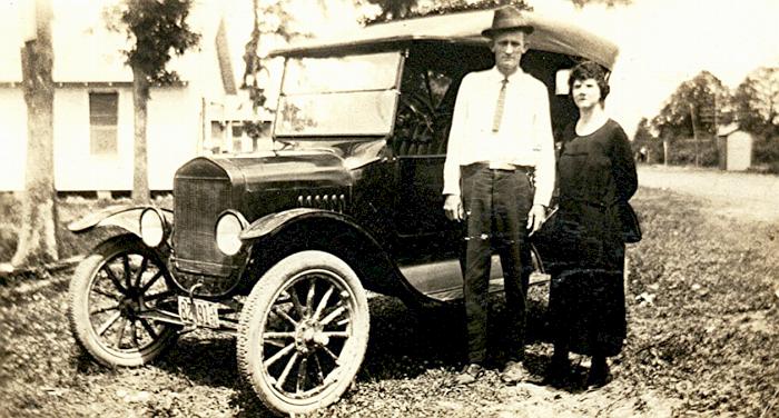 Wiley and Edna Castleberry Wear 1924 on their way to Texas