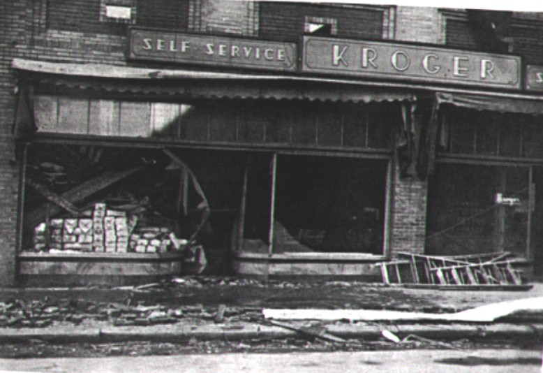 1947_tornado_2.jpg (99511 bytes)