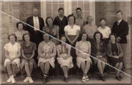 graduatingclass1941.jpg (22450 bytes)