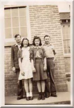 lakeside41.jpg (18524 bytes)