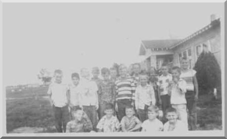 lakeside52.jpg (14240 bytes)