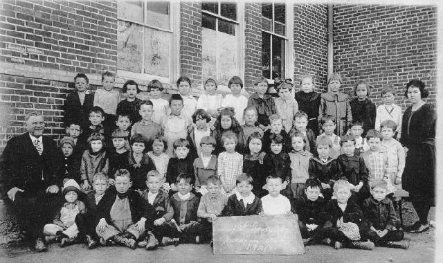 Waldron First Grade 1921