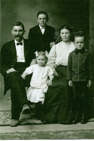Wesley Jefferson Davis McEntire Family Photo